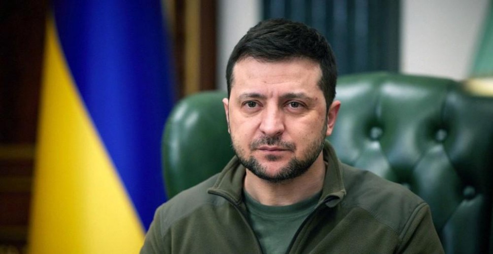 De ce se îmbracă Zelenski, președintele Ucrainei, doar în verde încă de la începutul războiului. Mesajul pe care îl ascunde această culoare